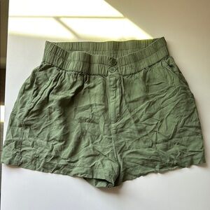 High Waist Green Casual Shorts with Elastic Waistband